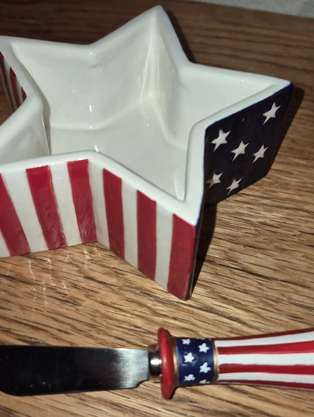Boston Warehouse American Flag Star Dip Bowl and Spreader Set, 2003 - Picture 2 of 3